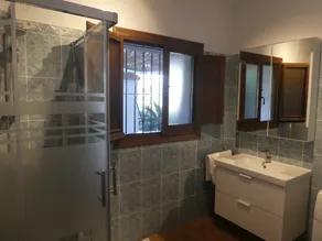 Semesterhus med tropisk trädgård, pool, jacuzzi, internet, centralvärme - Image 5
