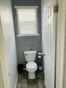 Nice, & cool 4- bedroom home to enjoy a stay and relax in. - Image 2