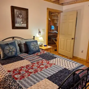 Our Side of Heaven Cabin- Ride the Dragon, w/Hot Tub, Private Lake and Pond - Image 4