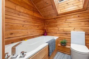 Lake View Lodge with Hot Tub - Image 4