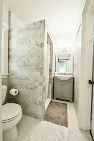 Pineapple Upper Deck Guesthouse Near Beaches/Shopping/Dining, Ballparks&Downtwn! - Image 5