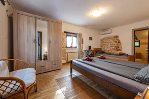 Luxus-Villa mit herrlichem Salz-Pool und Jacuzzi für bis zu 15 + 3 - Image 4