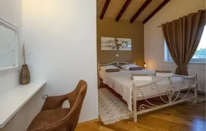 Gorgeous Home In Dubrava Kod Sibenika With Sauna - Image 3