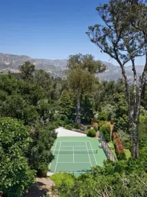 Luxurious Contemporary Home with Spectacular Views - Image 2