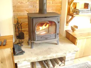 Converted stable in secluded rural setting. - Image 2