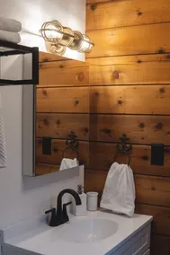Cozy Cabin with 8 minute walk to the beach! - Image 4