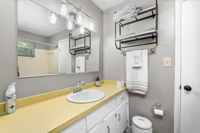 Cozy Home with everything you need at your finger tips. - Image 3
