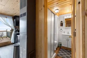 Cozy cabin steps from the lake! - Image 4