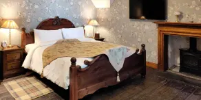 The Rowanberry Suite is named after the Highlands distinctive Rowanberry trees. - Image 5