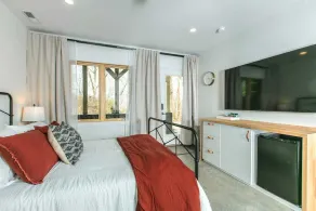 Cozy Comfortable Asheville Couple's Getaway - Image 5