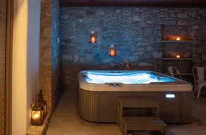 Holiday Home 'Amalthia Suite Private Pool' with Sea View, Wi-Fi and Air Conditioning - Image 2