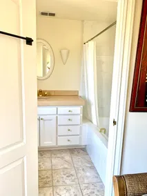 Take in the San Francisco views at this quiet oasis! - Image 2