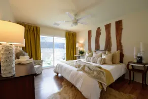 Boho Chic Designer Space Minutes to the Biltmore - Image 4
