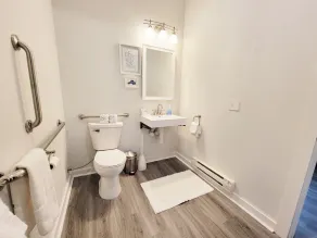 Stay Lincoln Park 4 | Craft District Condo - Image 3