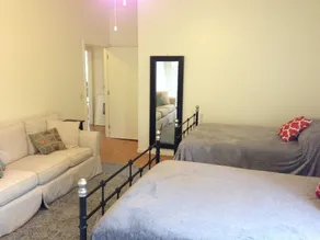 Historic Downtown Bristol Apartment - Image 3