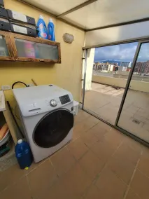 Spacious room with private bathroom and balcony - Image 2