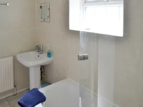 3 bedroom accommodation in Caister-on-Sea - Image 3