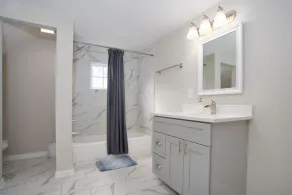 Renovated Fuse Entertainment District  DT 4 BR/3BA - Image 4