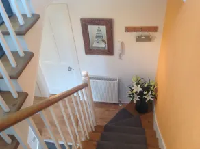 STONEHAVEN - Njut av modern stil Bo i 3 bädd lägenhet 80 meter från havet - Image 2