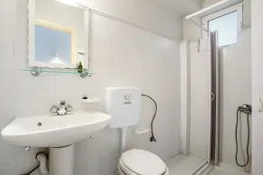 Studio \"Dolphin Studio 7\" with Private Balcony, Shared Garden & Wi-Fi - Image 2