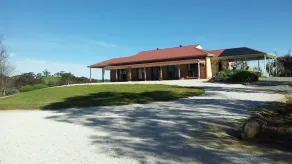 Clare View HOUSE (pet friendly, wheelchair accessible) Sleep 8 - Image 5