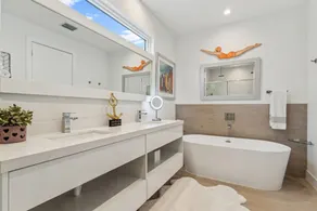 Miami Haven home 3B/3B - heated pool-jacuzzi /outside - inside - Image 2