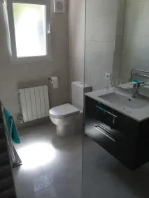 Lukket villa med større end gennemsnitlig privat pool og dejlig udsigt i Javea - Image 4
