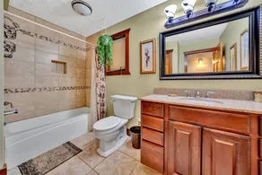 The Main House - Lakefront home with private hot tub & balcony - Image 5