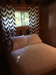 Charming Lake front Cottage w/dock close to Acadia National Park & Bar Harbor - Image 4