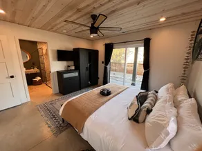 New sauna, steps from beach and National Park - Image 2