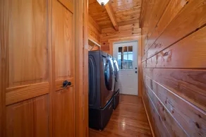 Beautiful log cabin, huge mtn views, private lake, waterfall - Image 2