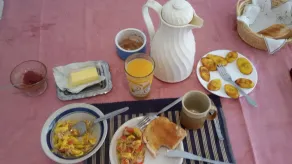 Bungalow near the beach, central on the north coast, bed and breakfast - Image 5