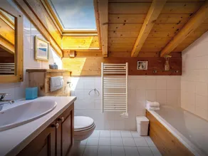 Chalet 4 estrelas, família, nas encostas, com sauna, wi-fi - Rede OVO - Image 3