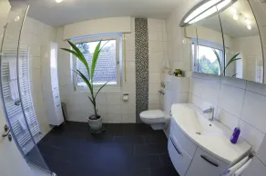 Apartment for 4 pers. with 2 bedrooms and 2 bathrooms, kitchen and balcony in Eschborn - Image 3