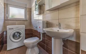 Villa Sandra 4+2 with pool, garden & terrace with barbecue & free Wi-Fi - Image 3