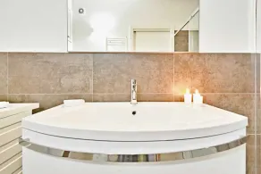 Fantastische Wohnung in Residenz mit Pool für 4 Personen in Desenzano - Image 4