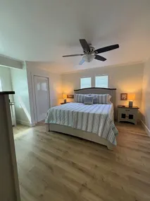 Smith Lake Home-Great Location- New Bentley Tritoon available - Image 5