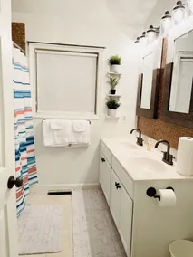 Modern cabin at the woods resort with 3-Bedroom, 2F-bath, Central Air/Heat - Image 4