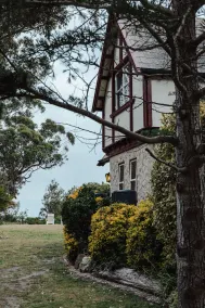 Swan Cove Garden Cottage - Image 4