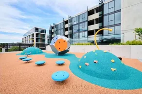 Centrally Located Luxury Apartment in Canberra - Image 2
