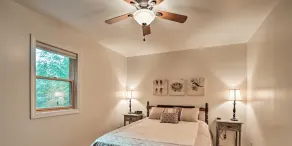 Luxury lakefront apartment and private pool! Pool open Memorial Day - Labor Day. - Image 4