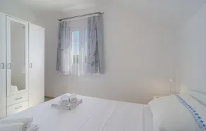 3 Bedroom Nice Apartment In Milna - Image 5