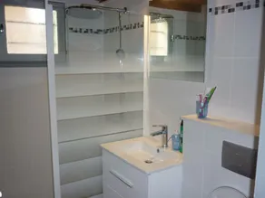 Très agréable Maison deux pièces avec jardin clôturé au calme dans pinède - Image 3