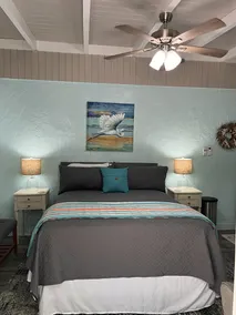 Private retreat walking distance to beautiful beaches and restaurants. - Image 5