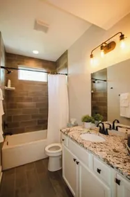 Luxury Waterfront 2 Bedroom Condo by Lake Michigan - Image 3