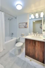Cute 1 bedroom unit located in Condo Hotel in the heart of Coconut Grove Free Parking - Image 3