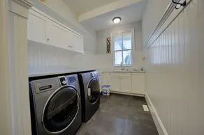 9 bdrm home, sleeps 26 w/ hot tub/gym/theatre/bar - Image 3