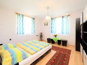 Holiday home with Pool and Internet - Image 4