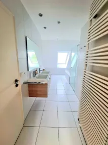 Luxurious 3BR Penthouse w terrace&parking - Image 5