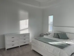 Beautiful newer 4 bedroom/3 bathroom home with pool, hot tub, & golf - Image 4